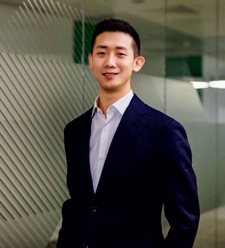 Portrait of Tom Kwon